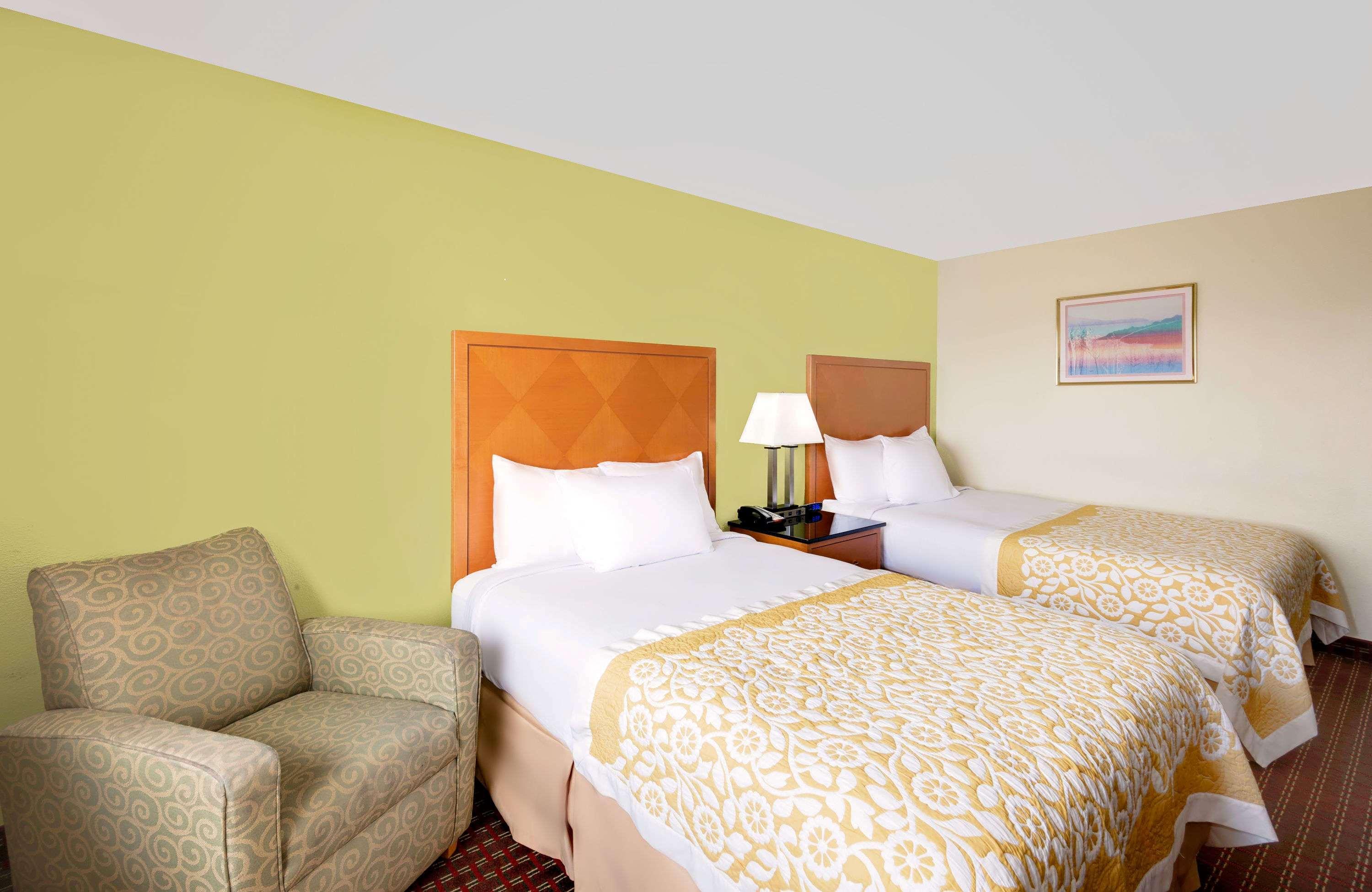 Days Inn By Wyndham Fort Dodge Extérieur photo
