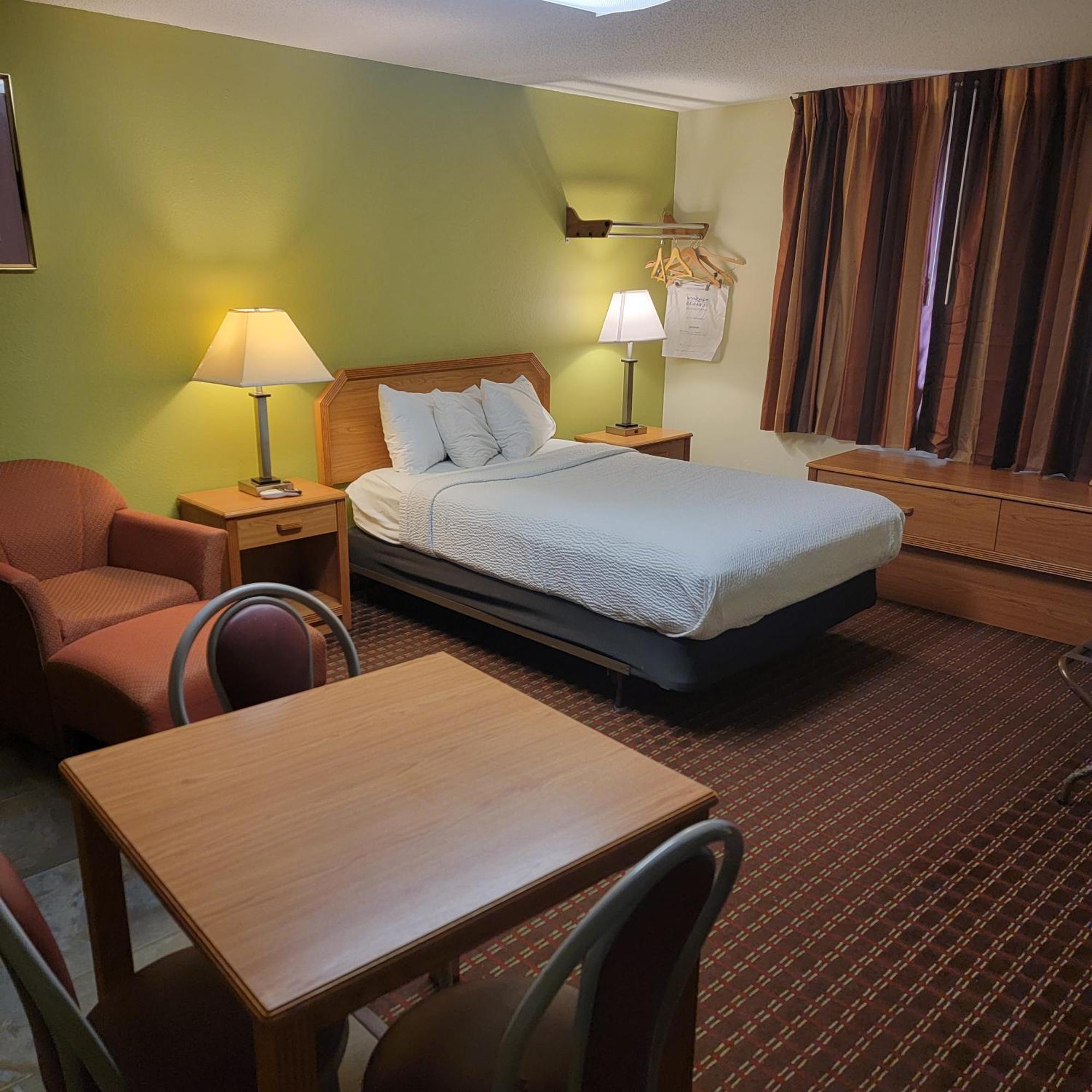 Days Inn By Wyndham Fort Dodge Extérieur photo