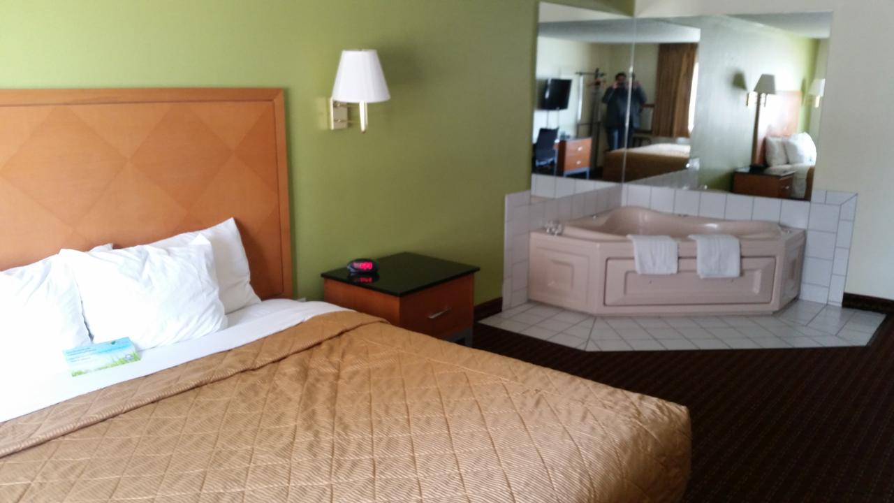 Days Inn By Wyndham Fort Dodge Extérieur photo